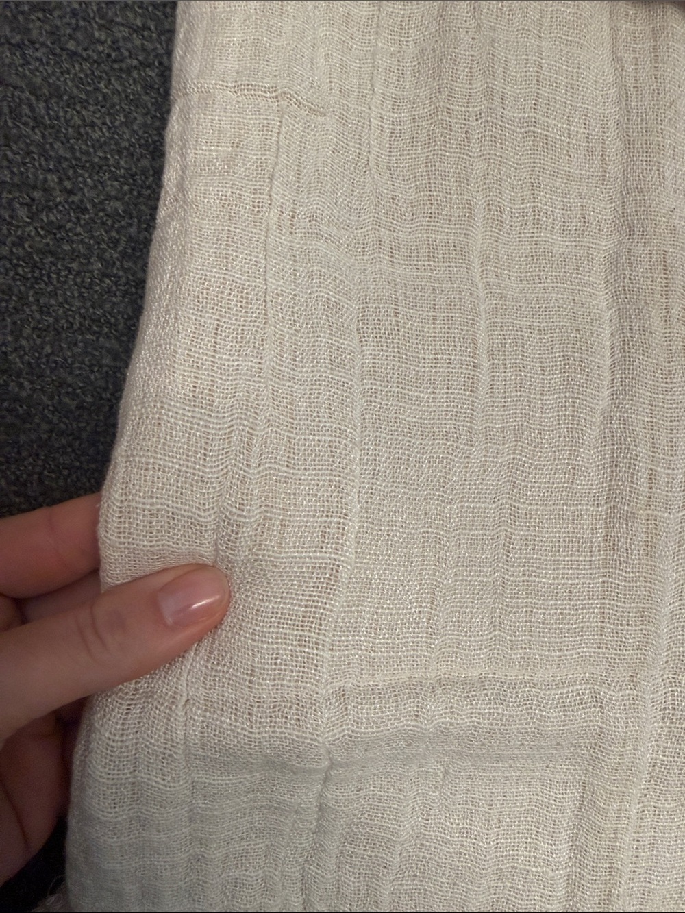MAGNOLIA Throw Blanket in Cream/Off White - Picture 2 of 8